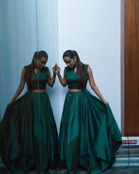 Elegant Satin-Silk Dress in Emerald Green Featuring V-Slit Crop Top and Flowing Skirt
