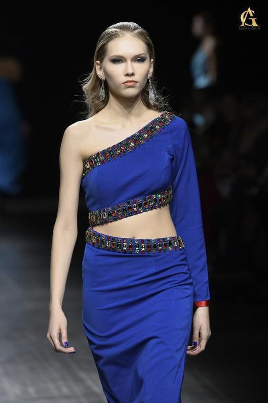 Curve-Hugging Royal Blue One-Shoulder Dress with Beaded Detailing